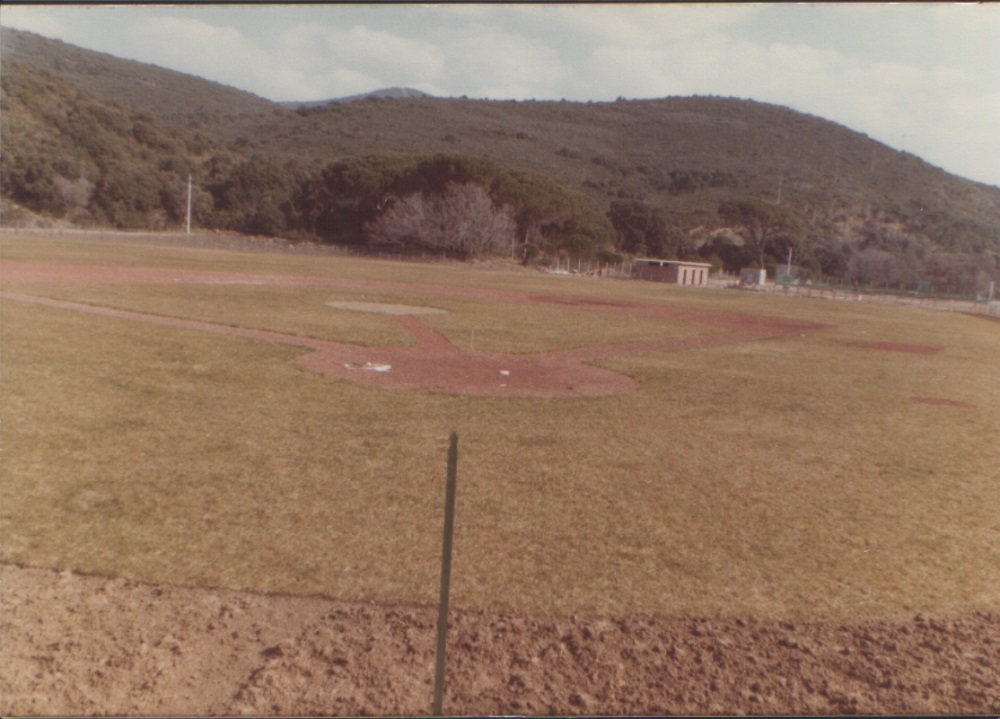 anni-70-inizio-80-campo-di-baseball-Casa-Mora-e-pista-di-hockey-maremma-oggi-22