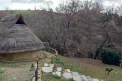 Una delle capanne dell'età del bronzo