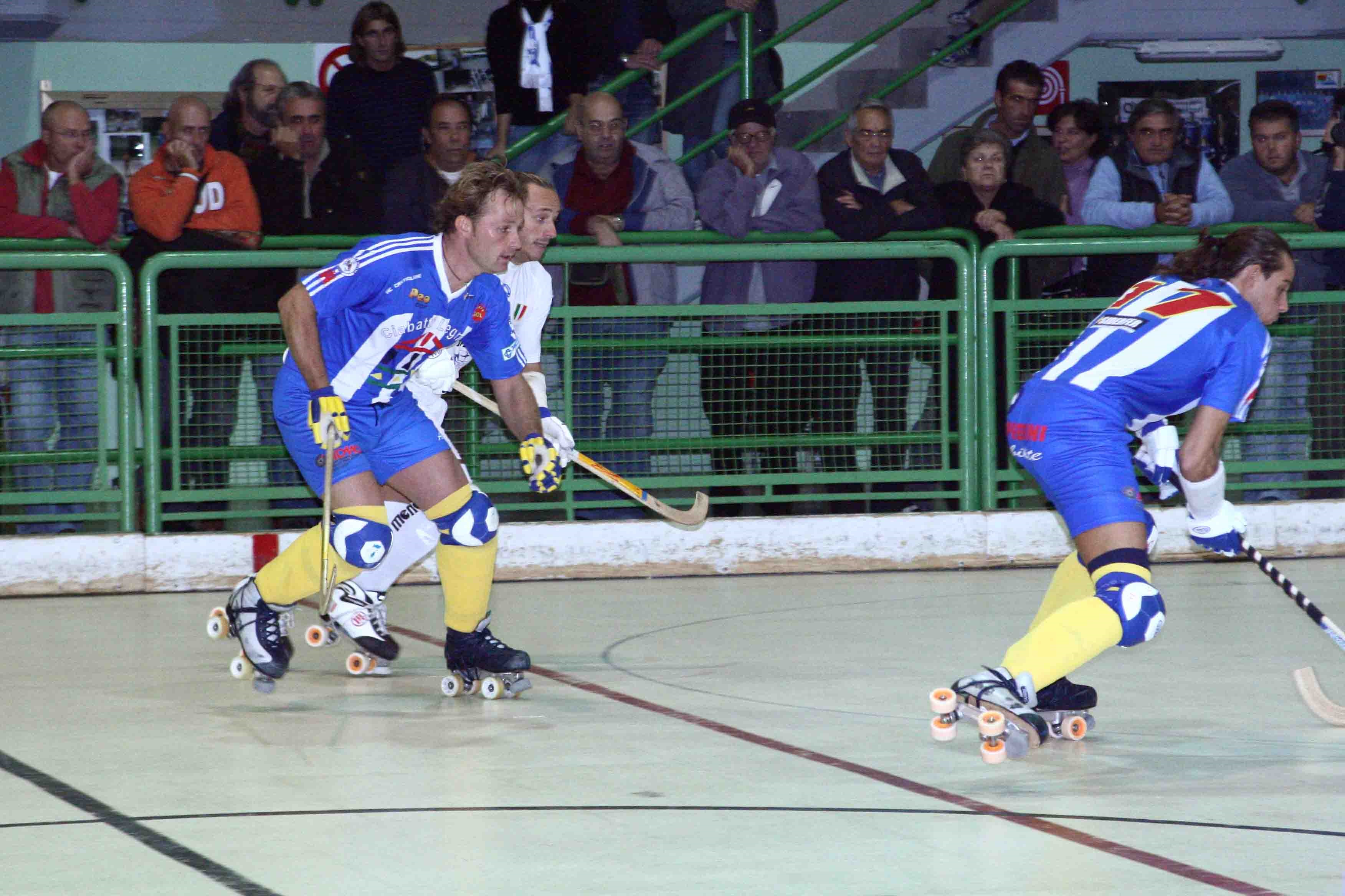 Il-derby-tra-Castiglione-e-Follonica-del-2007-con-Marcello-Martelli-in-azione