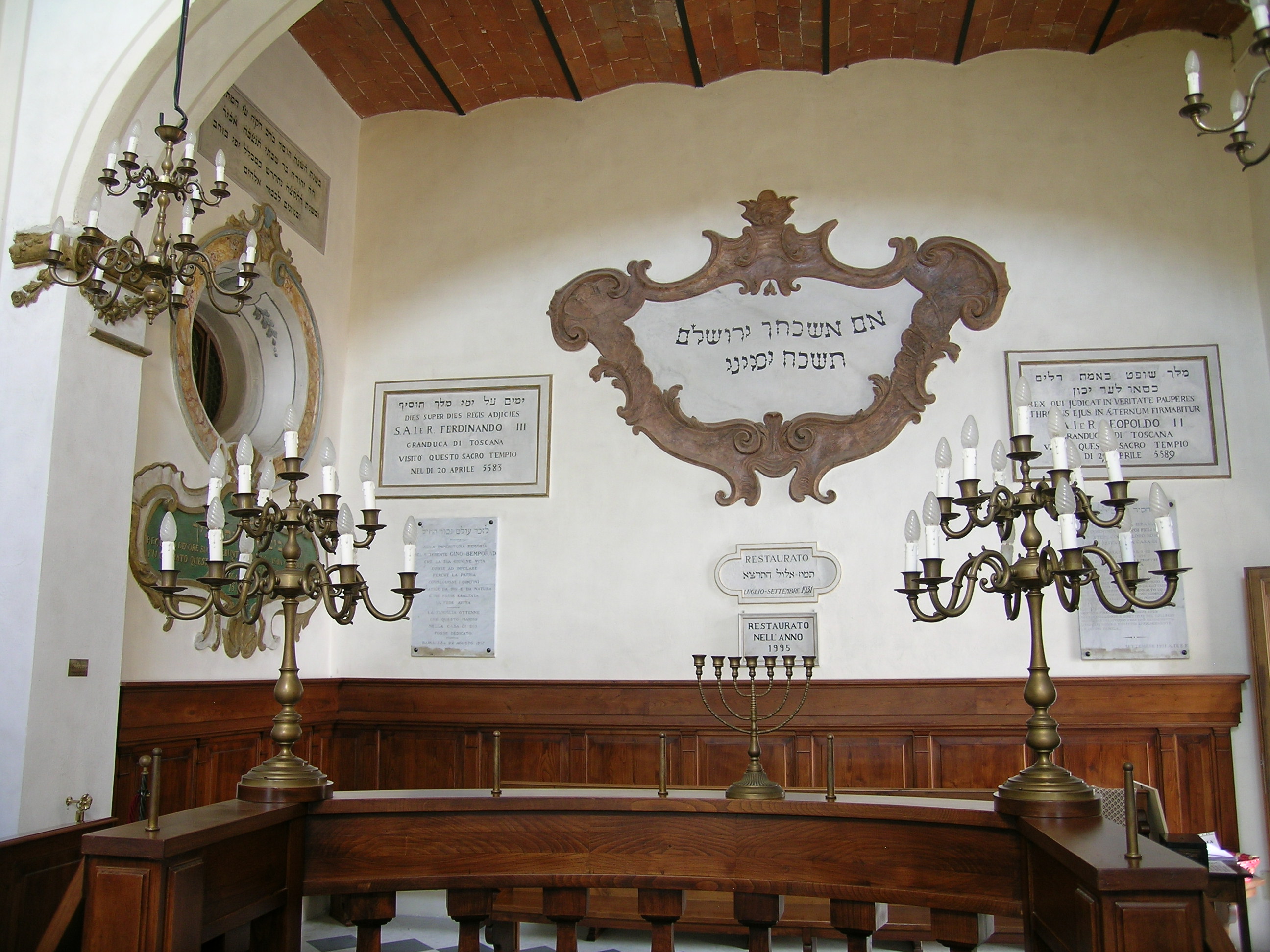 Sinagoga-lato-nord-Pitigliano-2