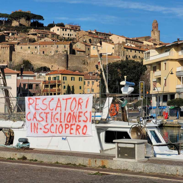 La protesta dei pescatori a Castiglione