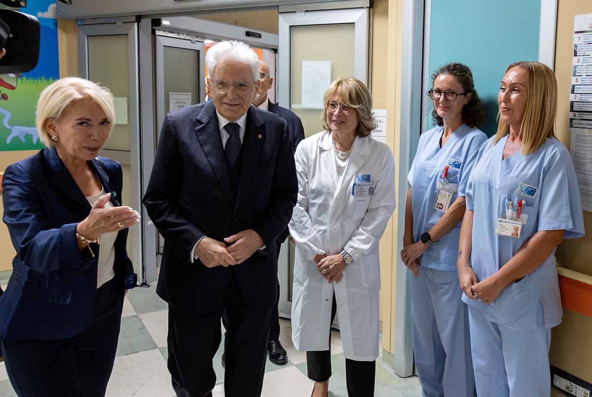Grosseto - Il Presidente Sergio Mattarella nel corso della visita alla Stanza Rosa del pronto soccorso dell'Ospedale Misericordia,  oggi 17 settembre 2026.
(Foto di Paolo Giandotti - Ufficio per la Stampa e la Comunicazione)