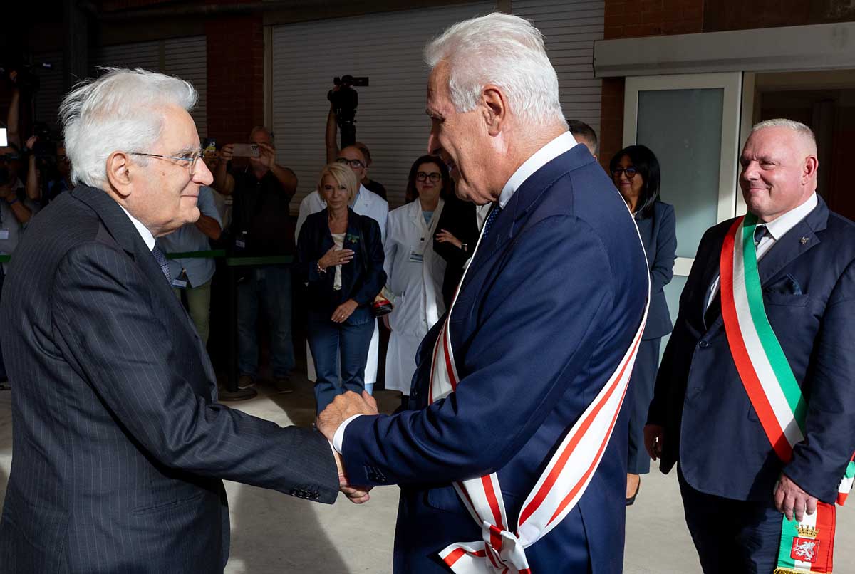Grosseto - Il Presidente Sergio Mattarella accolto da Eugenio Giani, Presidente della Regione Toscana e Antonfrancesco Vivarelli Colonna, Sindaco di Grosseto in occasione della visita alla Stanza Rosa del pronto soccorso dell'Ospedale Misericordia, oggi 17 settembre 2026.
(Foto di Paolo Giandotti - Ufficio per la Stampa e la Comunicazione)