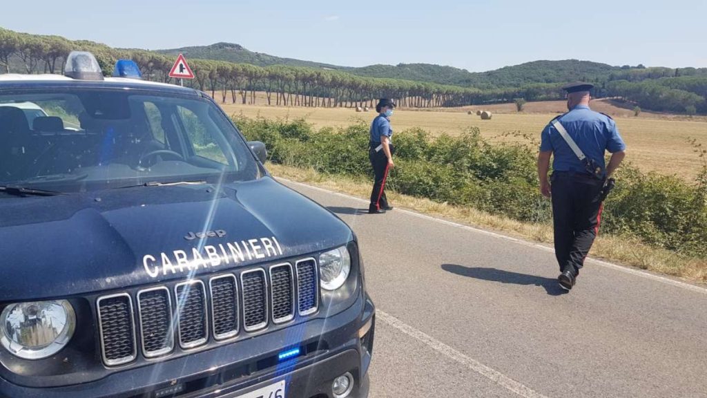 I carabinieri sul luogo dell'omicidio
