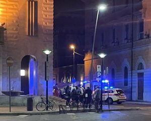 L'automedica in piazza della Vasca