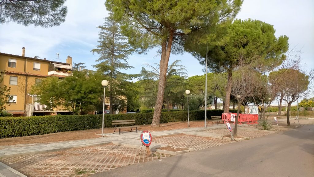 Piazza Caduti a Scarlino Scalo