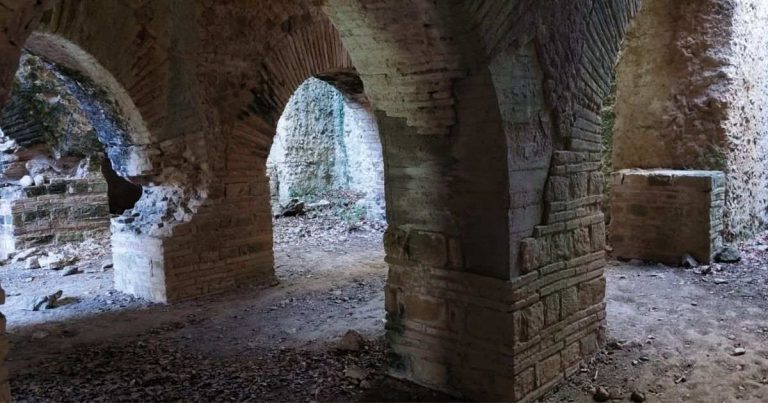 L'interno della cisterna romana di Poggio Murella