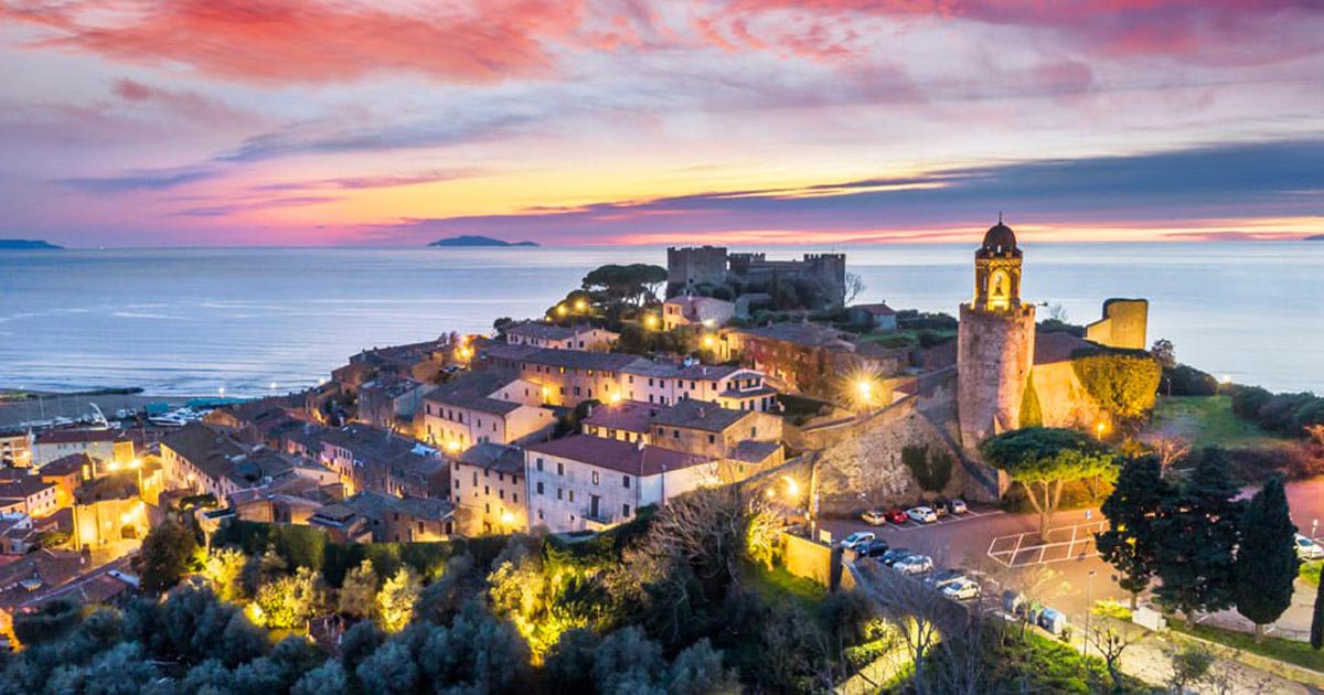 Castiglione della Pescaia in una splendida foto di Fabio Muzzi