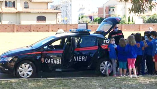 I carabinieri con gli alunni