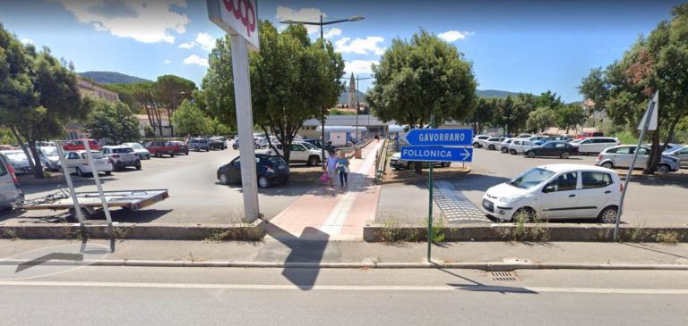 Il piazzale della Coop di Bagno di Gavorrano