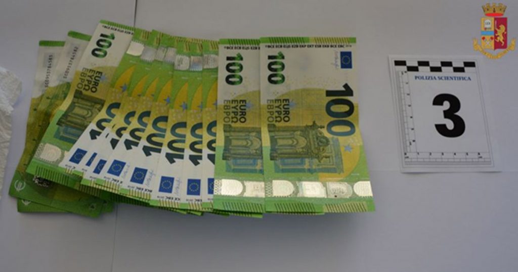 Alcune banconote da 100 euro false