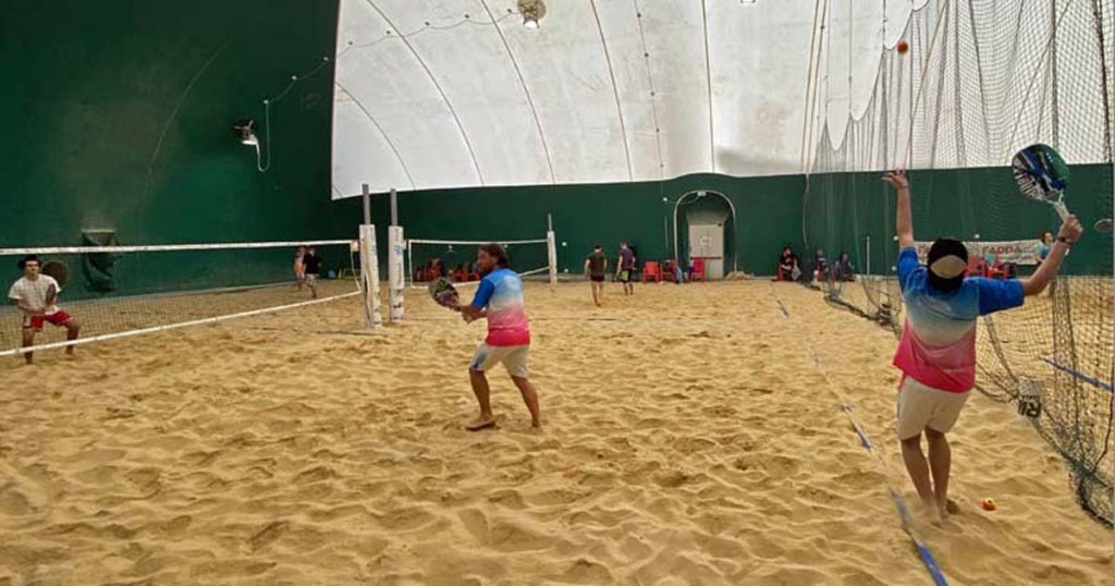 Una partita di beach tennis alla Cittadella