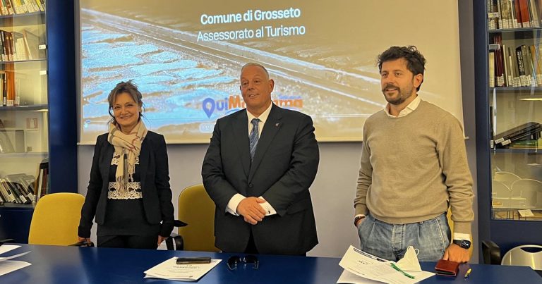 La presentazione della campagna: Barbara Ciacci di InternetFly, il sindaco Vivarelli Colonna e l'assessore Megale