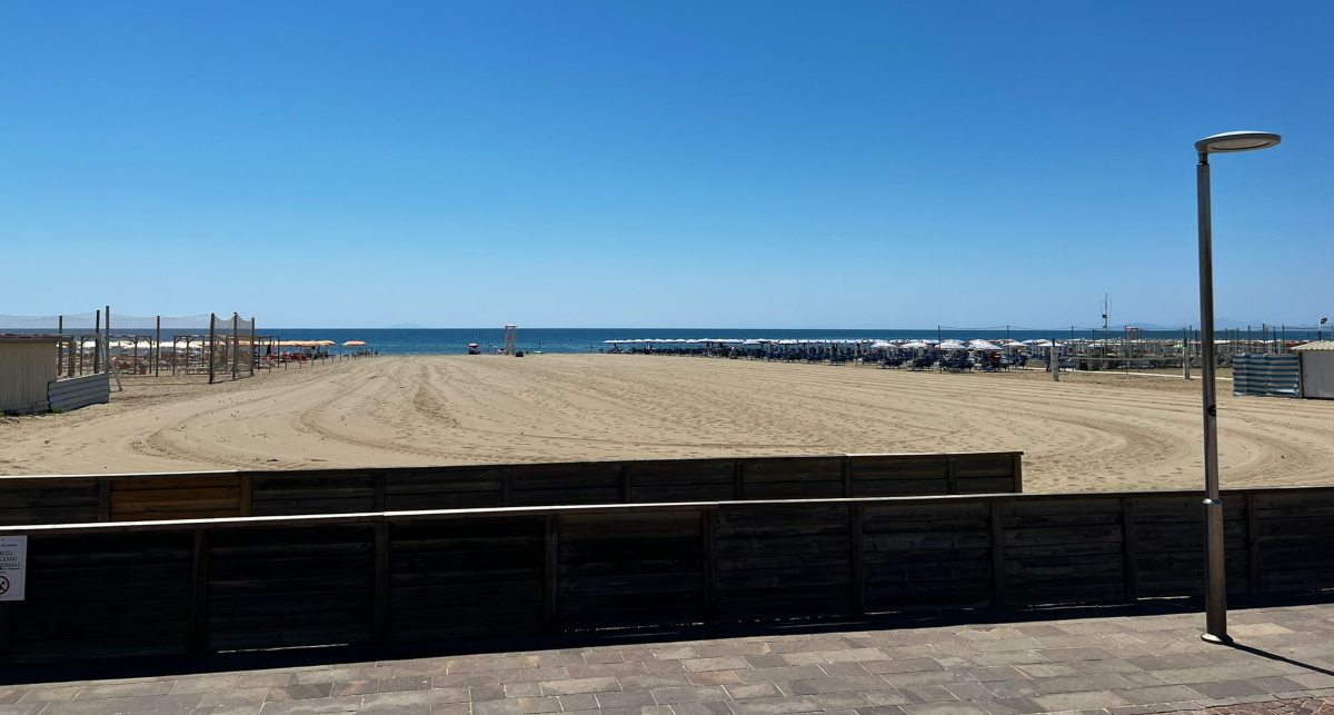 La spiaggia assegnata alla società Etruria Nova srl