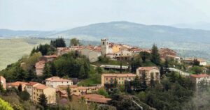 Incentivo per chi va ad abitare sul territorio: 6000 euro per la casa e 1000 per l'atto notarile. Entro la fine dell'anno