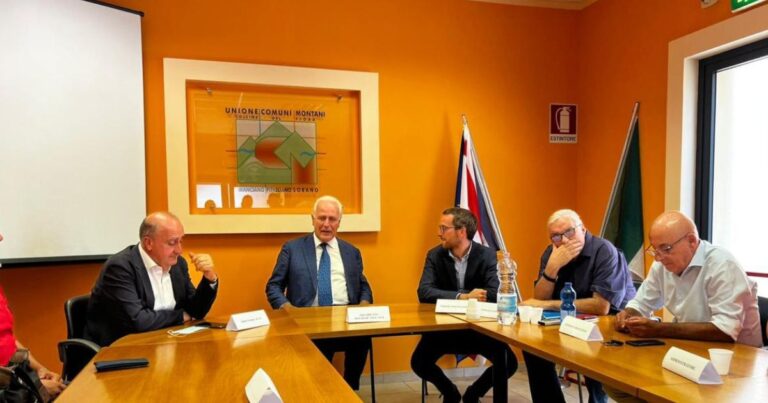 Un momento dell'incontro a Pitigliano: D'Urso, Giani, Gentili. Vanni e Morini