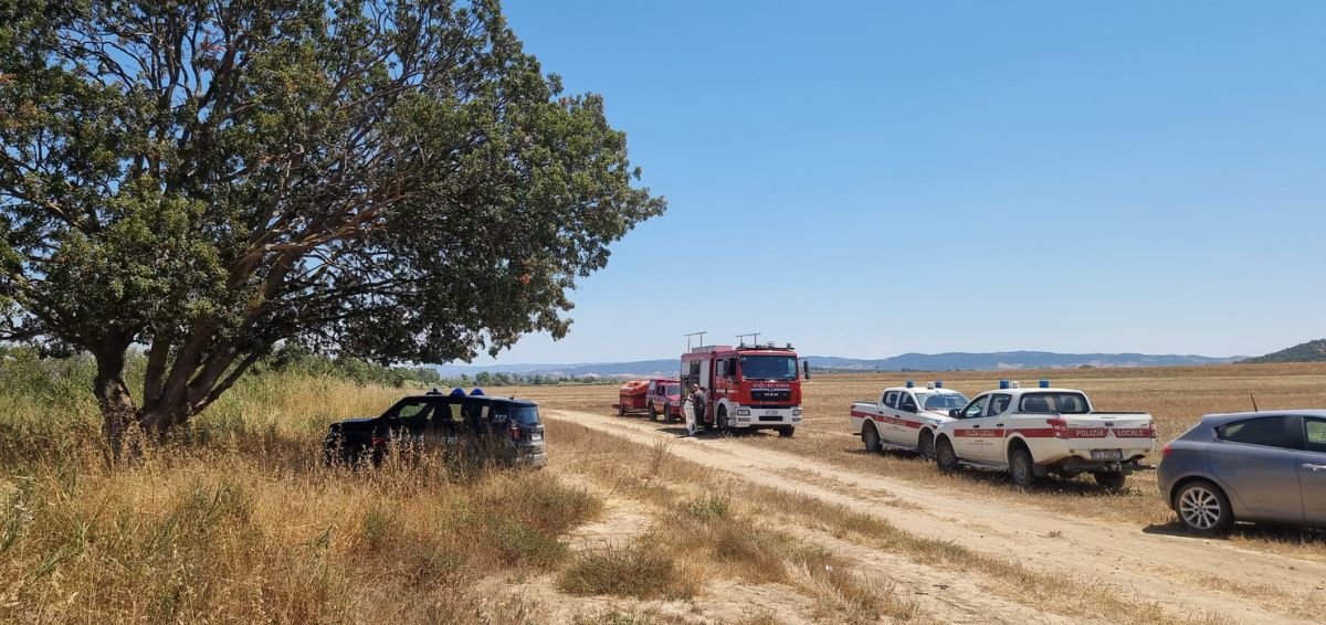I mezzi delle forze dell'ordine sul punto del ritrovamento