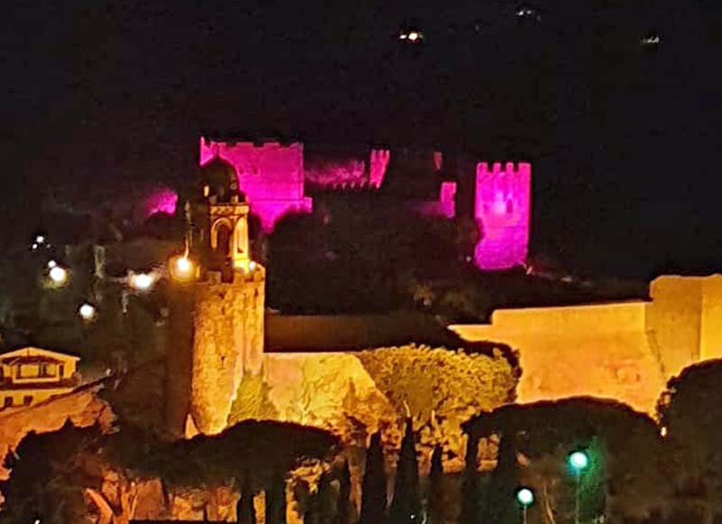 La Maremma si tinge di rosa: il castello di Castiglione