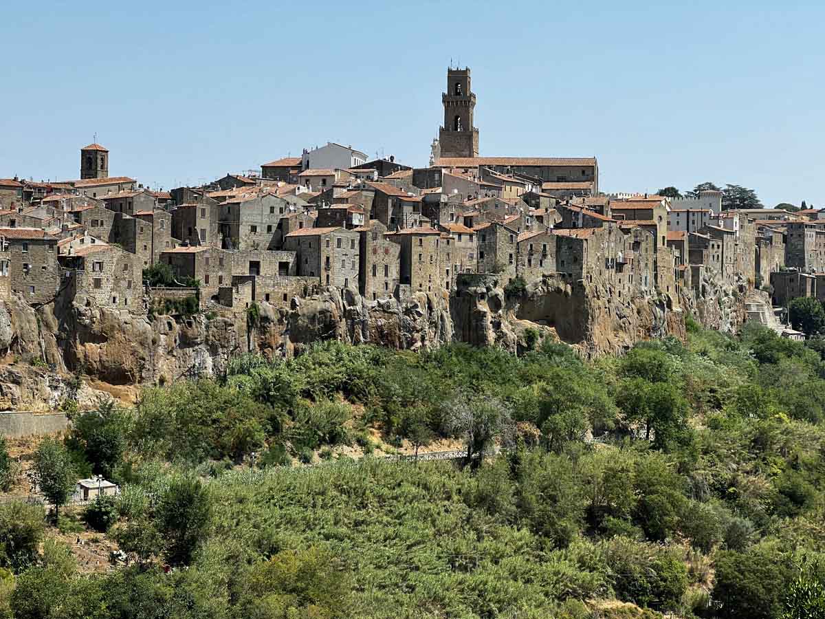 Una veduta di Pitigliano