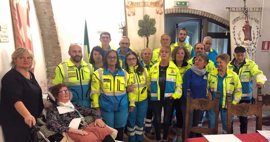 Mariella Rendina, Sidi e i volontari della Misericordia a Castel del Piano