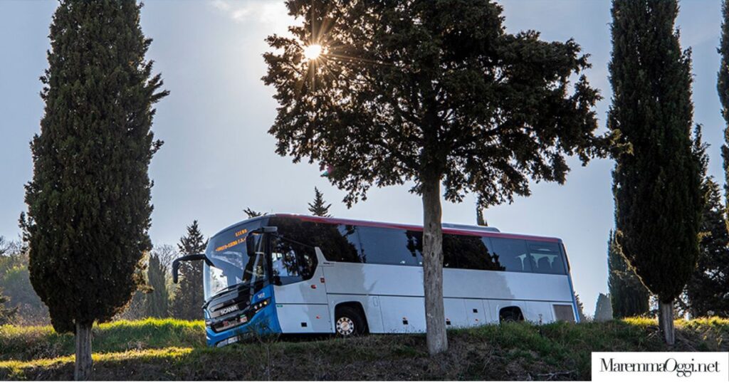 Un autobus in Maremma (foto dal sito Tiemme)
