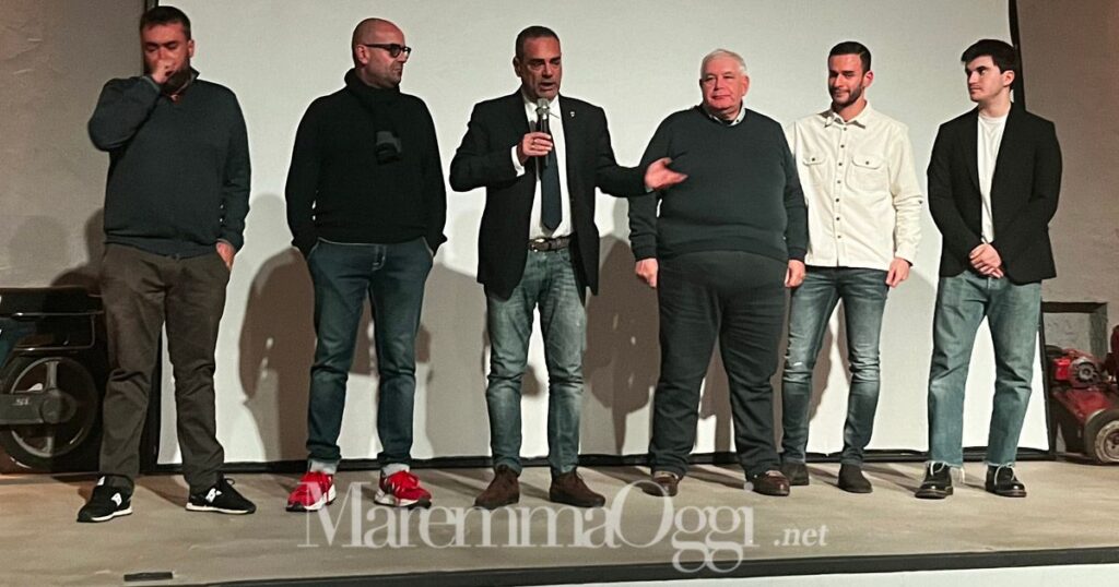 Nuovo Grifone, Gianni Lamioni, Antonio Fiorini, Filippo Vetrini e gli altri dirigenti sul palco della sala Eden