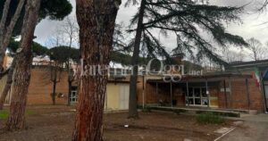 L'ingresso della scuola di Monte Bianco