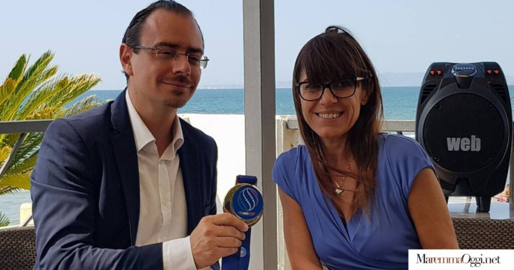 Emanuela Maccarani in estate con il sindaco Andrea Benini (foto Comune di Follonica)