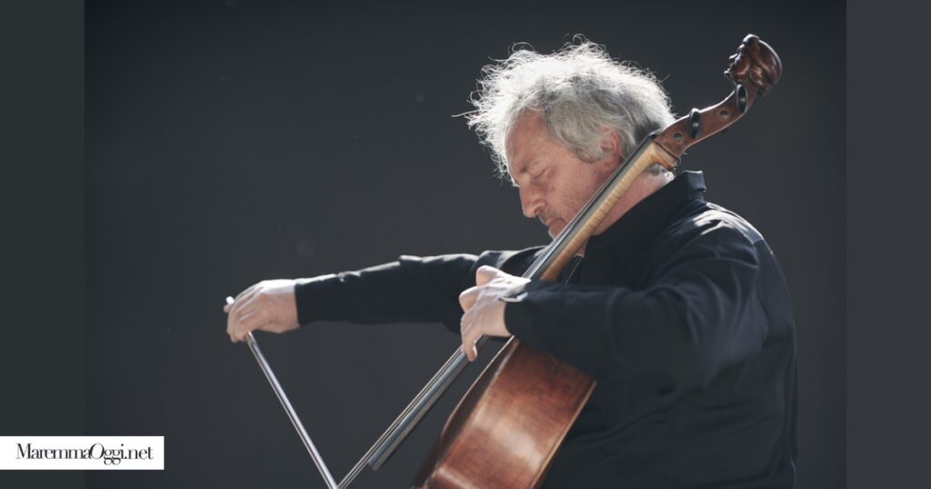 Il violoncellista Mario Brunello, suona in San Francesco sabato 14 alle 20,45