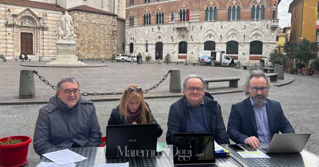 Gianni Trilli, Anna Bardelli, Roberto Barocci e Matteo Della Negra in piazza Dante