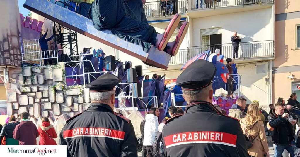 Carabinieri al Carnevale follonichese