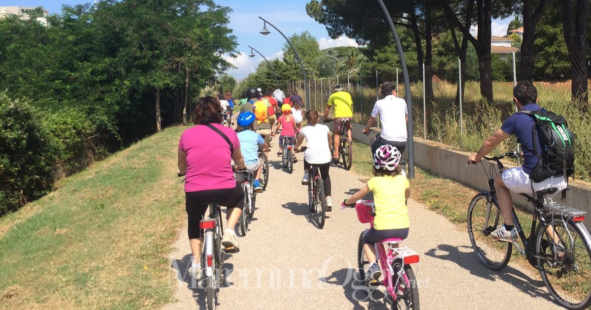 Famiglie in bici in Maremma (foto Fiab Grosseto)