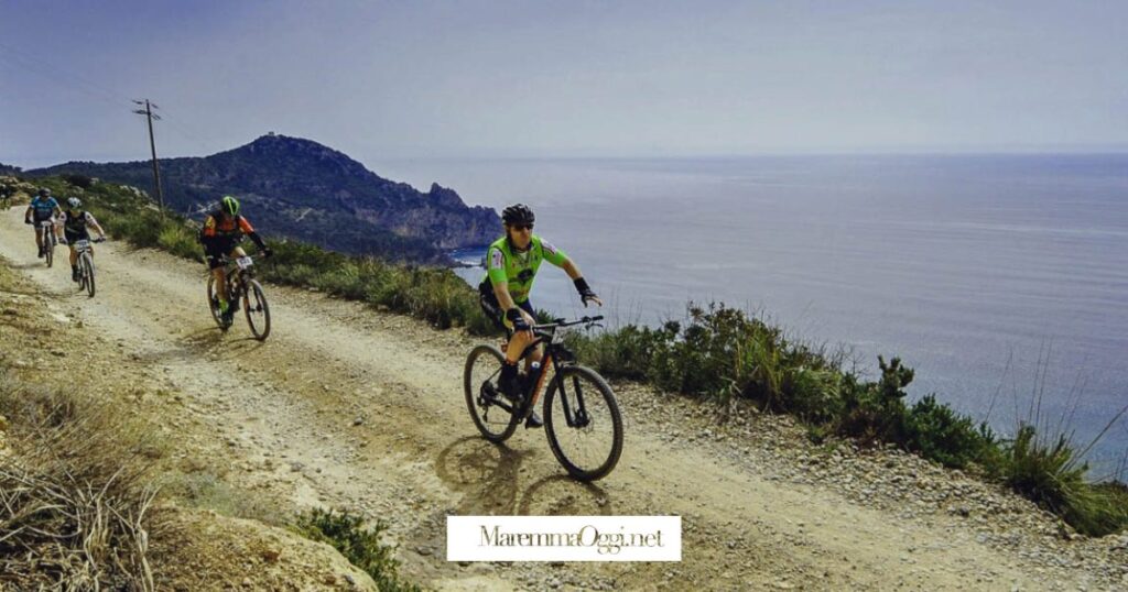 Mountain bike in Maremma: un momento dell'edizione 2022 della Gran fondo (foto Marco Solari)