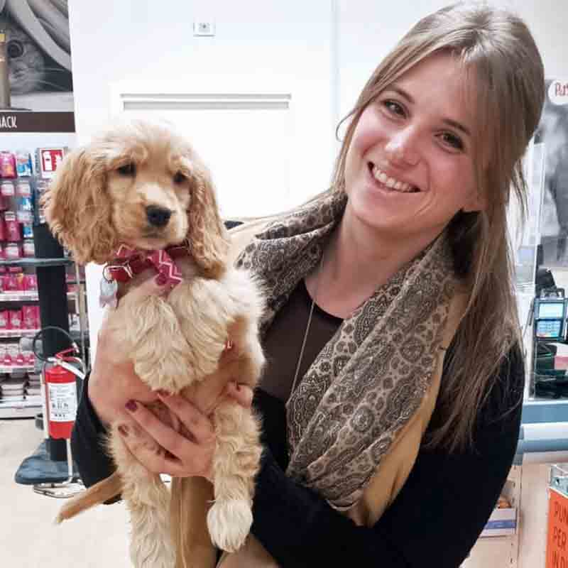 Cristina, cliente del PetStore con il suo cane