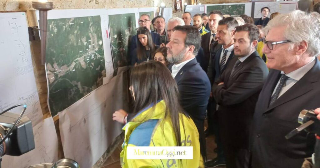 Un momento del sopralluogo del ministro Salvini sul cantiere del lotto 9 della Grosseto-Siena