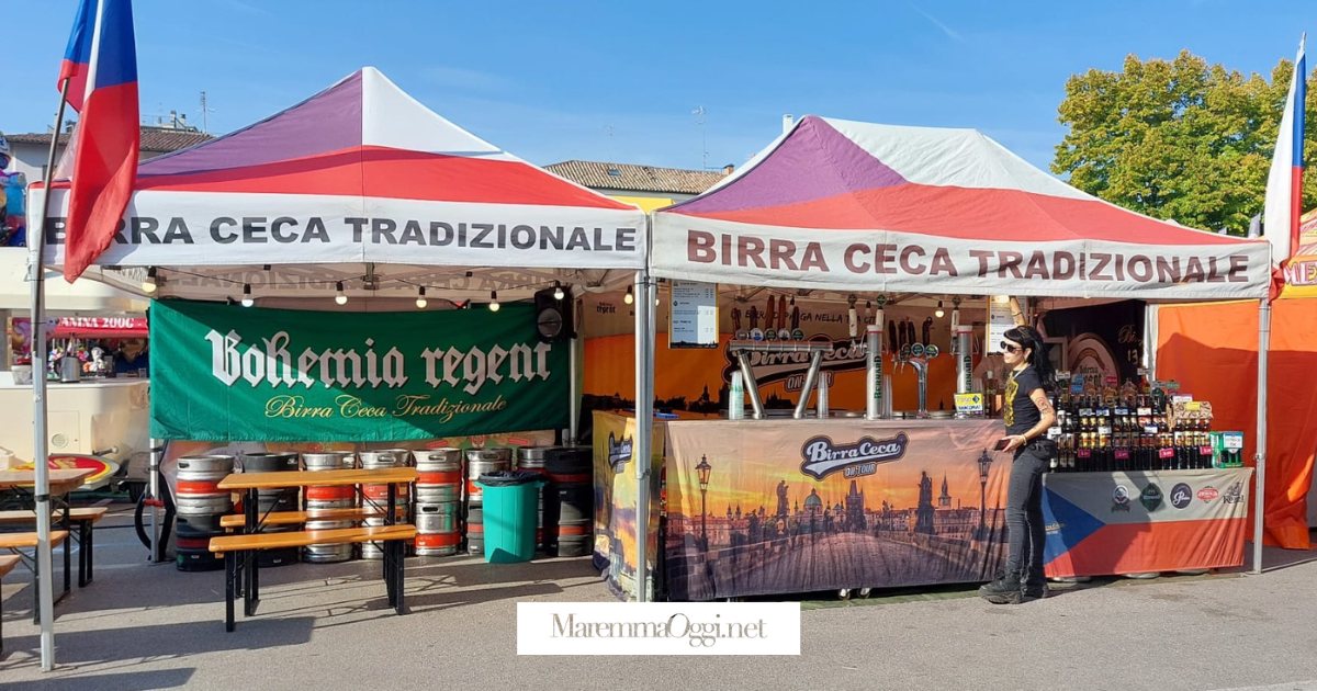 Lo stand di Birra Ceca on tour