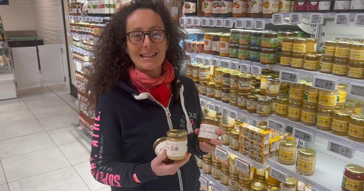 Chiara Bartolini alla Conad di via Scansanese con miele de Le Vigne
