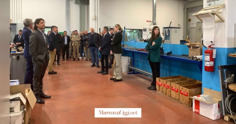 Un momento dell'incontro all'Elettromar di Follonica