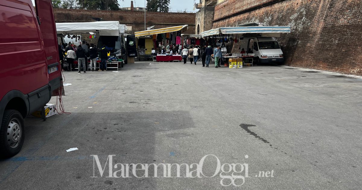 Mercato di Pasqua, piazza Esperanto