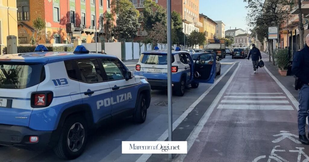 La polizia nella zona della stazione, controlli anche in via Roma