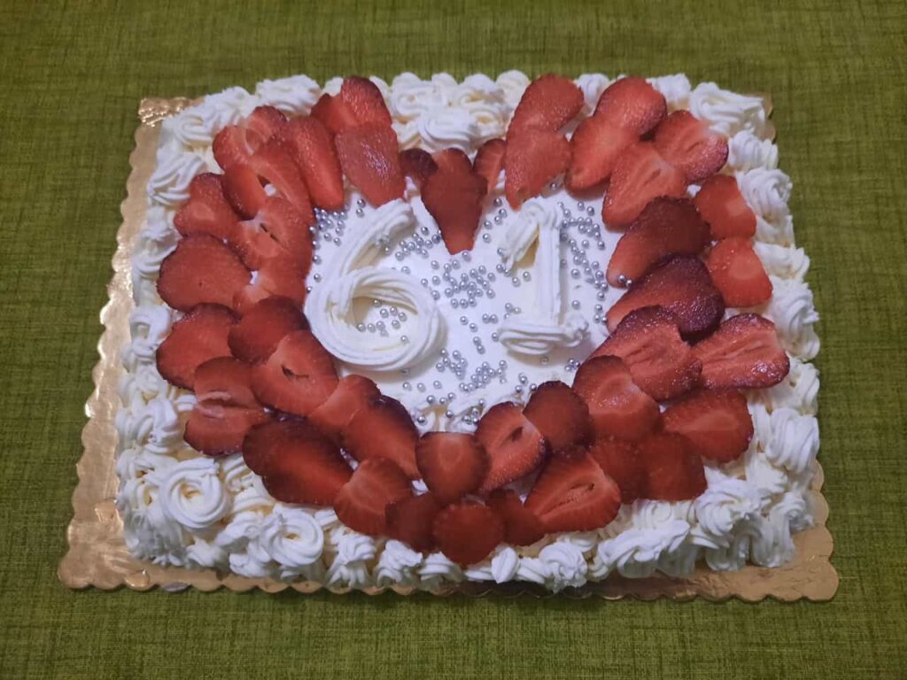 la torta dell'anniversario di matrimonio