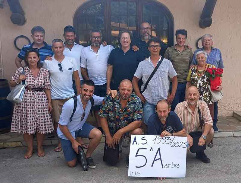 I partecipanti al pranzo della quinta A dell'Itis Porciatti, 30 anni dopo