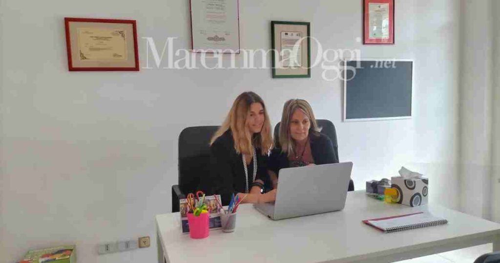 Lucia Cuni (a sinistra) e Veronica Mencucci nel loro studio
