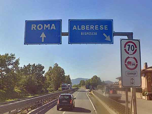 Il limite a 70 kmh prima della stazione di servizio di Rispescia, sull'Aurelia