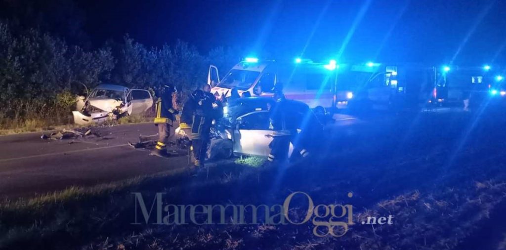 I soccorsi al lavoro sull'incidente