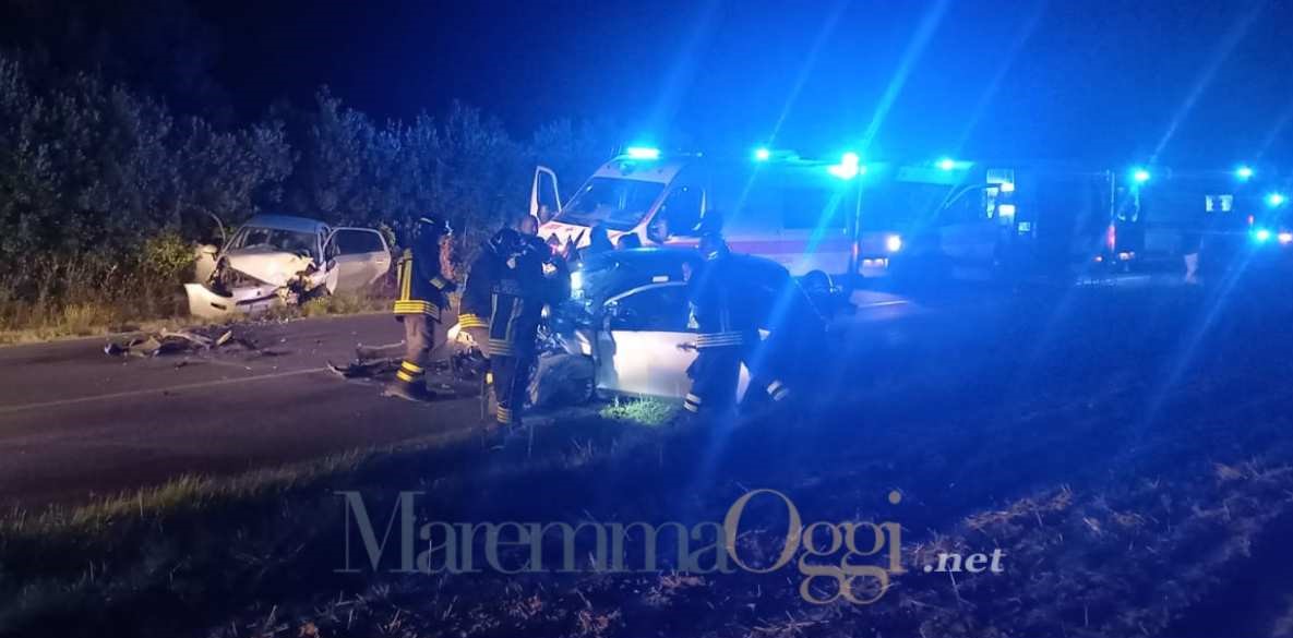 I soccorsi al lavoro sull'incidente