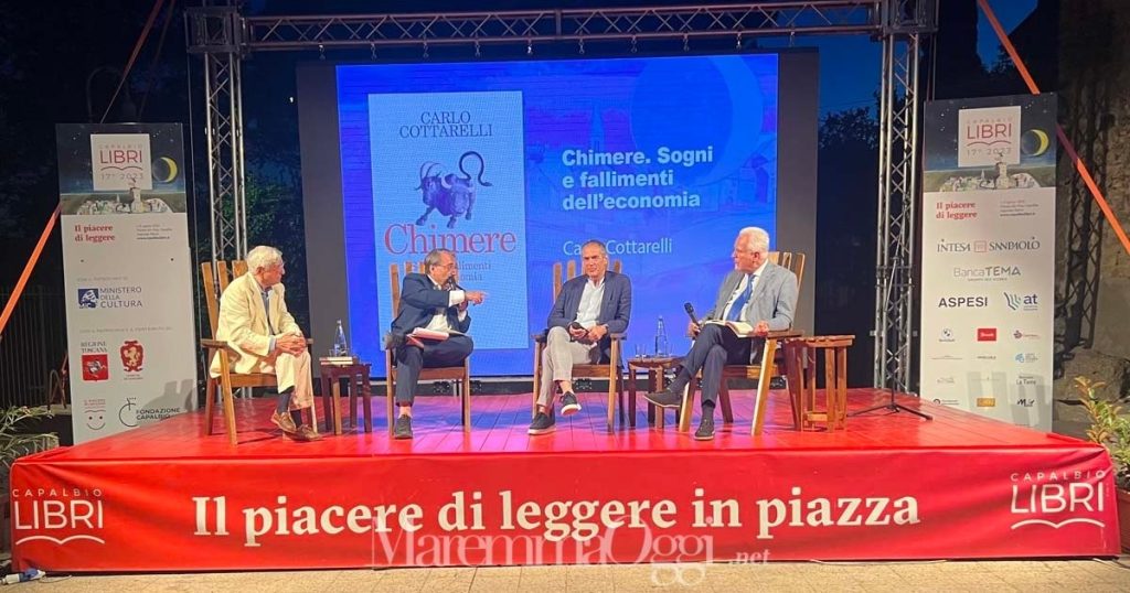 Giorgio La Malfa, Roberto Napoletano, Carlo Cottarelli ed Eugenio Giani sul palco per l'ultima serata di Capalbio Libri