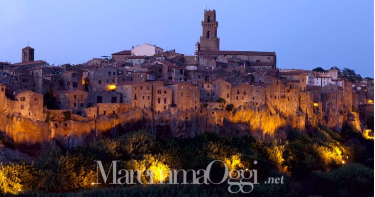 Una splendida veduta di Pitigliano, il paese sul tufo