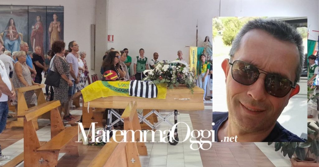 La bara addobbata per i funerali Riccardo Lari