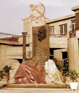 Il monumento a Togliatti, alla Casa del popolo Bagno di Gavorrano